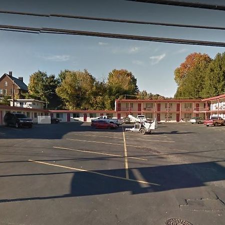 Holiday Motel Waynesburg Exterior photo